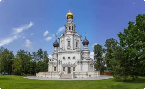 Храм «Живоначальной Троицы» в Троице-Лыкове